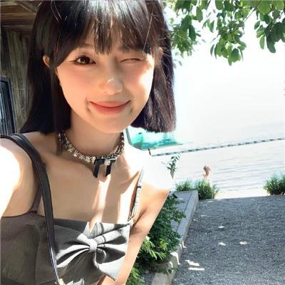窃窃私语
